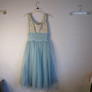 1950s prom or bridesmaid dress. Small, baby blue and white lace with white beads